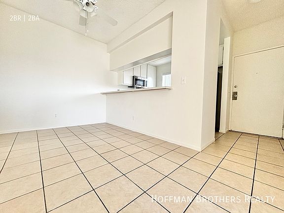4th image of 868 S Kingsley Dr #201A