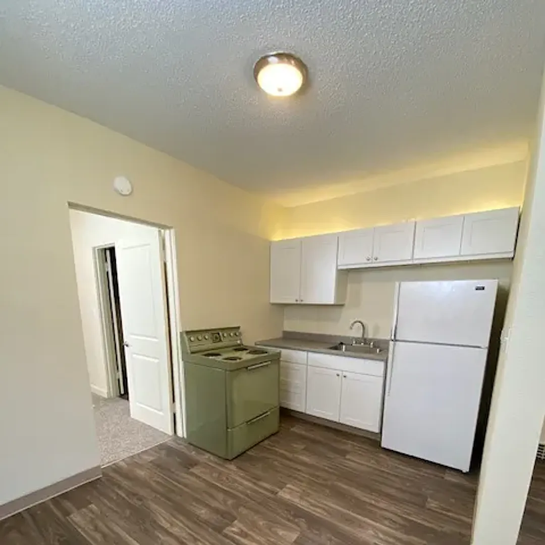 Elaine Apartments — Photo 1