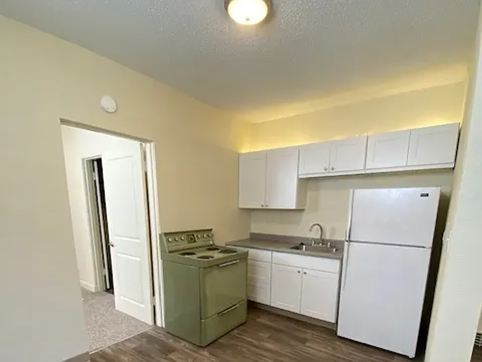 Elaine Apartments