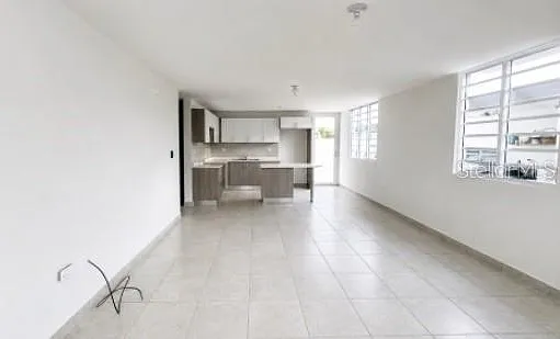 15 T — Photo 3