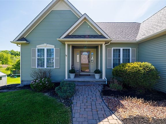 3rd image of 5248 Overlook Ln