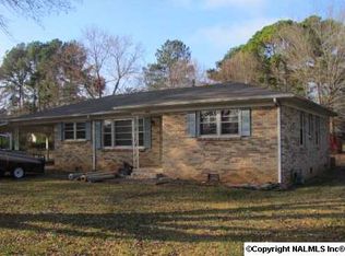 1602 Brook Hollow Cir NW, Huntsville, AL 35816