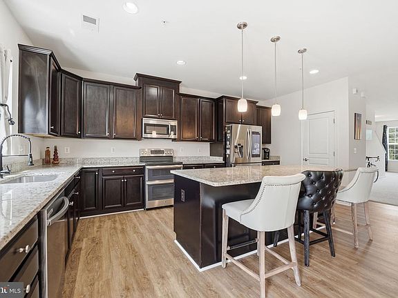 4th image of 14760 Malloy Ct