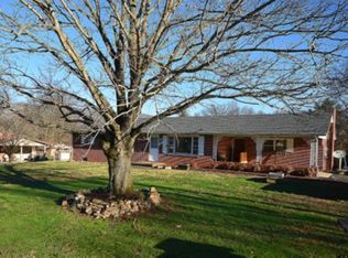 827 9th St, Erwin, TN 37650