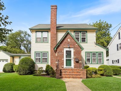 21 Columbia Place, Merrick, NY, 11566