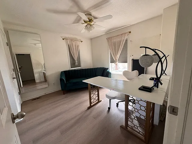10798 Dayton Way — Photo 20