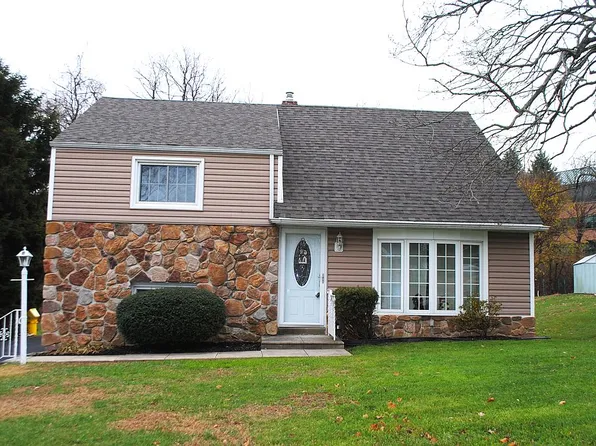 15 Pearson Cir, Springfield, PA 19064