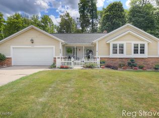 2310 Chelsea Dr NE, Grand Rapids, MI 49505