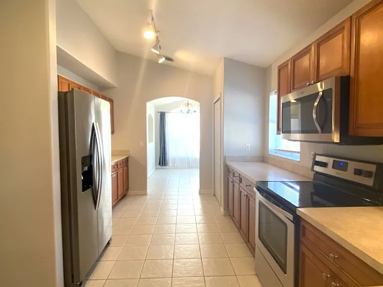 8 Lake Walden Trl — Photo 5