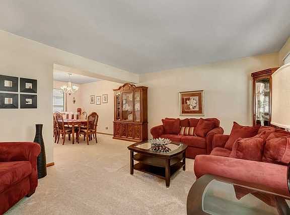 3rd image of 634 N Brookdale Dr