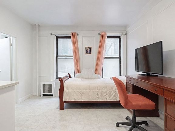5th image of 557 W 150th St APT 22