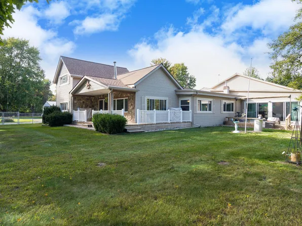 12304 Ferden Rd, Oakley, MI 48649