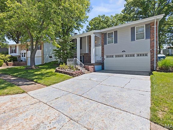 2nd image of 738 Village Wood Ct
