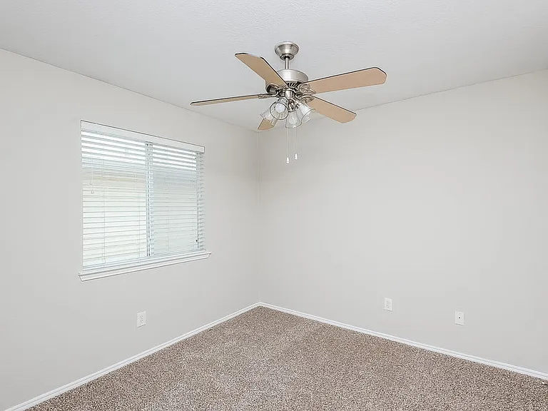 2325 Northway — Photo 14