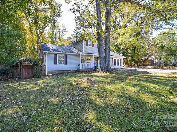 3rd image of 900 Sharon Dr