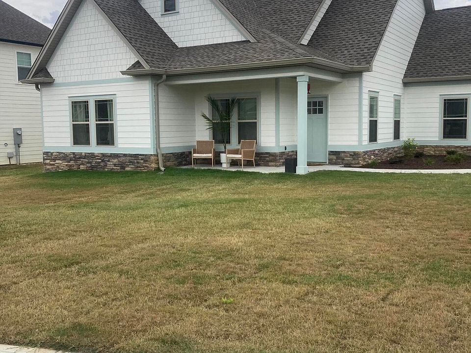 1st image of 221 Country Cove Dr