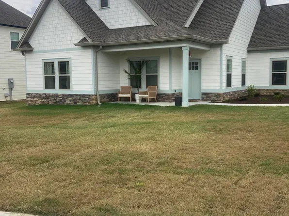 221 Country Cove Dr, Rossville, GA 30741