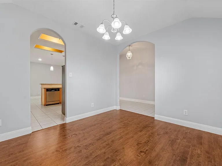 18235 Silver Timber Ct — Photo 7