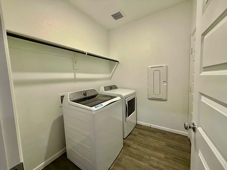 13124 Zion Dr — Photo 16