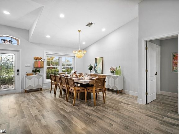 4th image of 1629 SW 43rd Ter