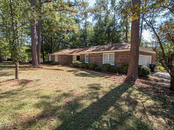 305 Overlook Dr, Montezuma, GA 31063