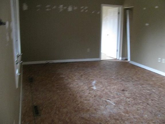 5th image of 104 Willowridge Dr
