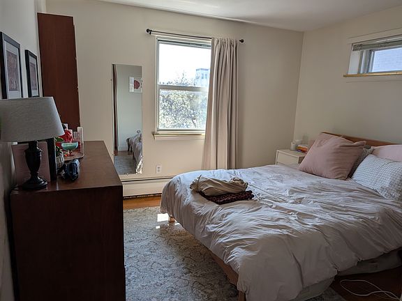 4th image of 8 Commonwealth Ct APT 13