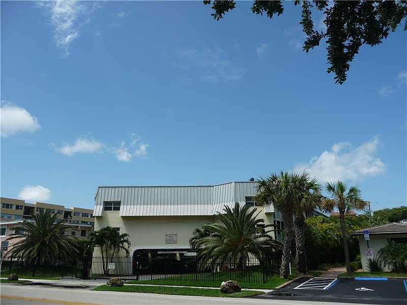1st image of 961 SE 20th Avenue #204