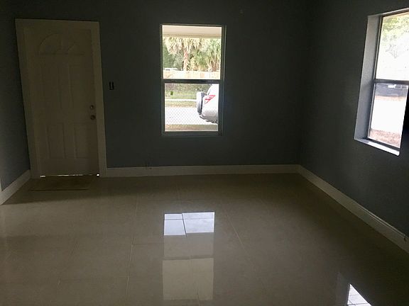 2nd image of 1007 E Sitka St