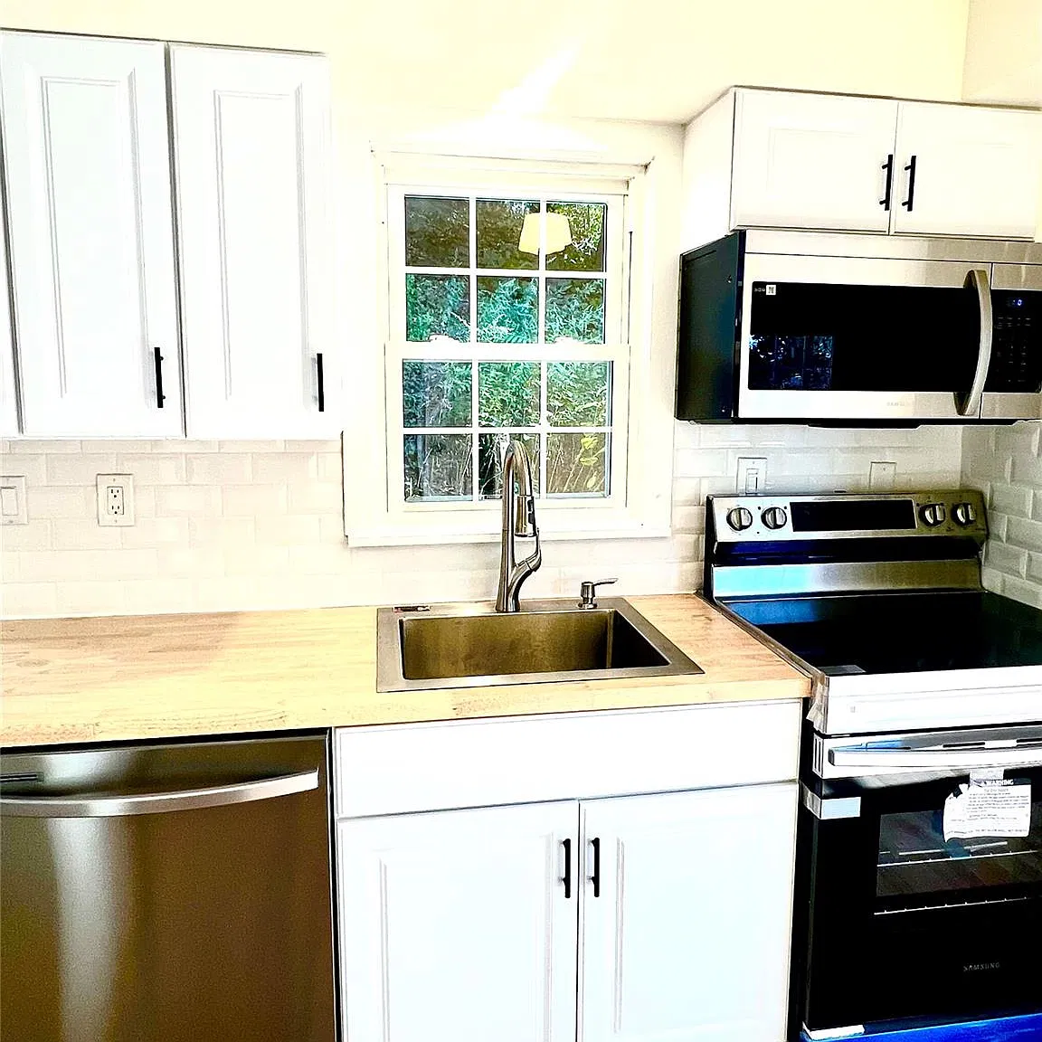 1 bed, 1.0 bath, 700 sqft, $1,400 — Photo 1