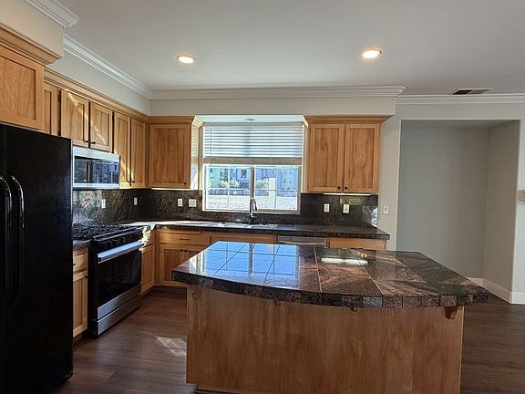 5th image of 1442 Trombetta St