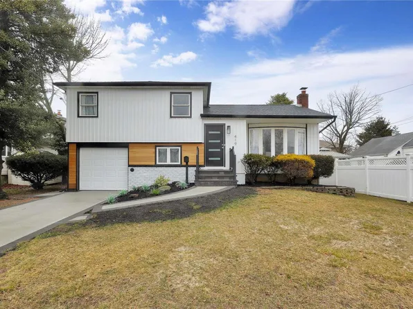 419 Christopher Street, Oceanside, NY 11572