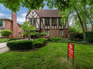760 Harcourt Rd, Grosse Pointe Park, MI 48230