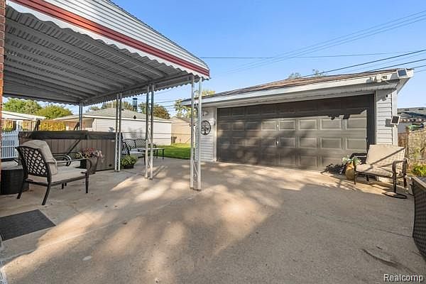 9011 Laurence Ave, photo 28