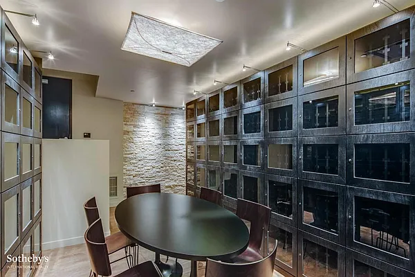 Sold by Sotheby's International Realty | media 11