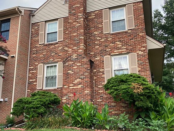 3rd image of 3961 Rosebay Ct