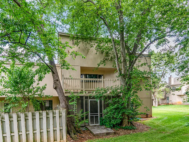 8005 Horse Chestnut Ln — Photo 23