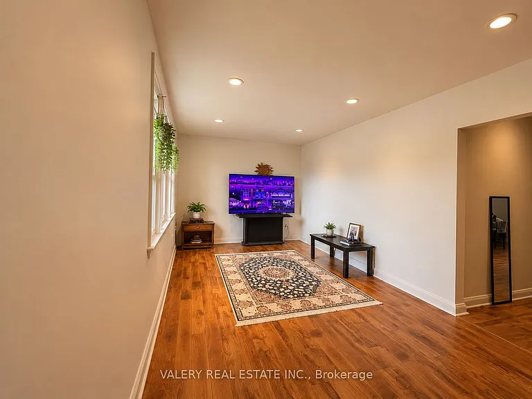 206 Barry Pl #MAIN — Photo 10