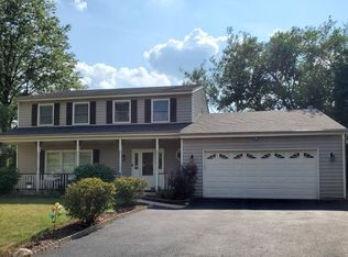 8322 Kelly Ct, Woodridge, IL 60517