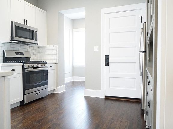 5th image of 2544 N Avers Ave #2R