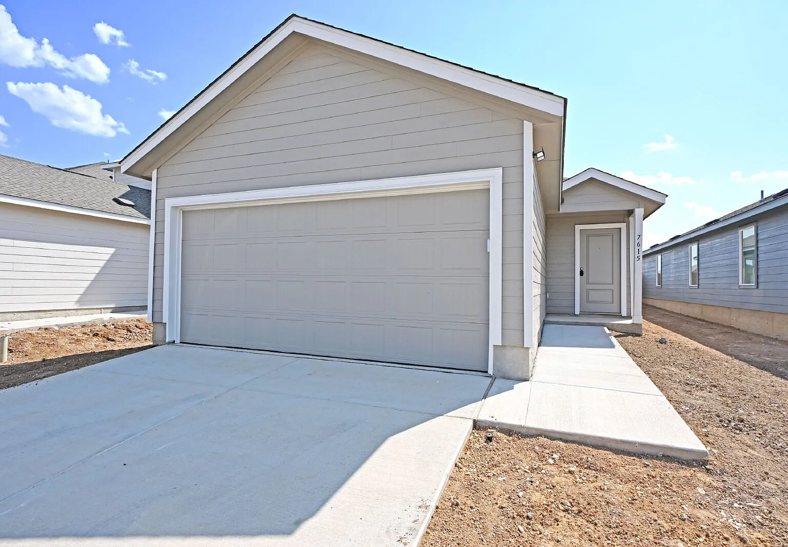 3 bed, 2.0 bath, 1354 sqft, $1,369 — Photo 1