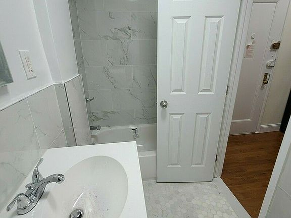 4th image of 513 E 5th St APT 2C