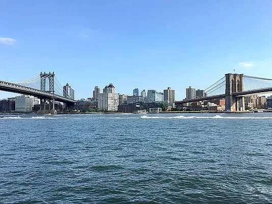 Rented by REAL New York | media 21