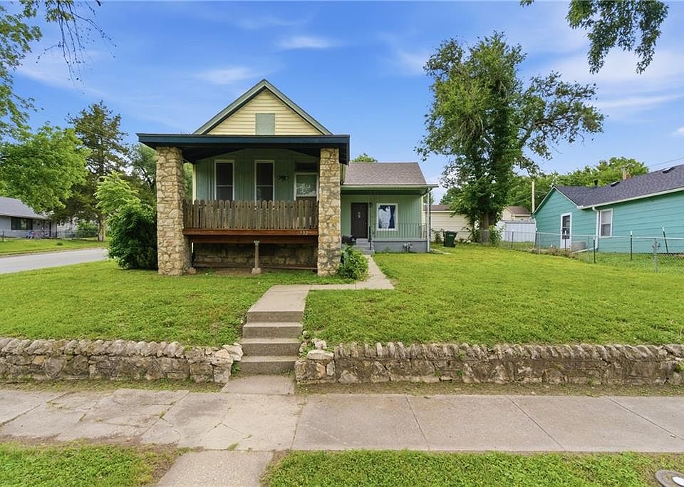 1st image of 932 Dakota St