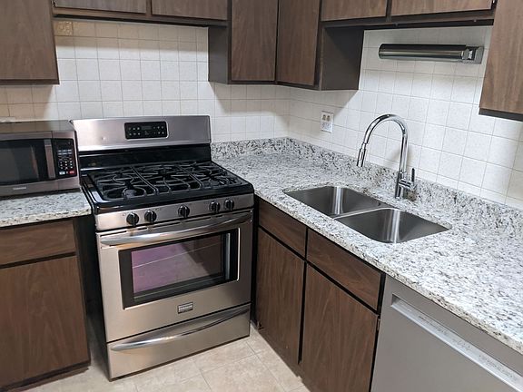 2nd image of 205 W Miner St APT 303