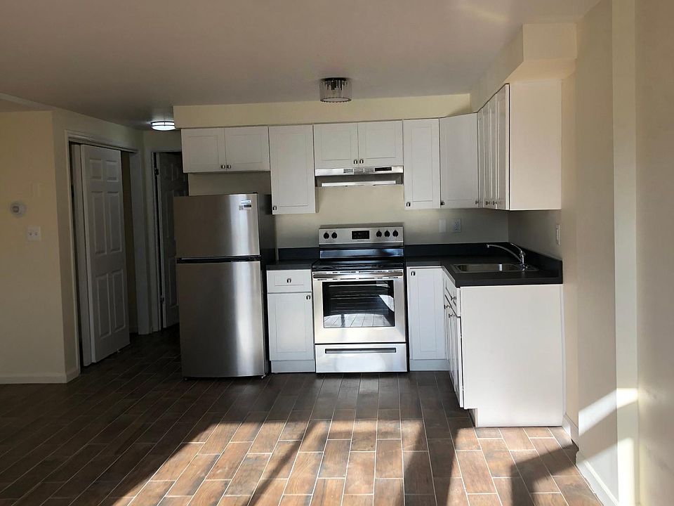 1st image of 32 Sylva Ln