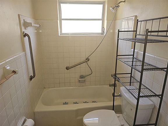 5th image of 1032 NW 5th Ave #B