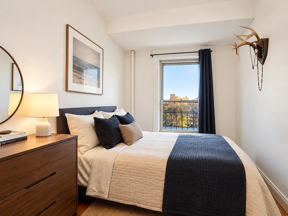 8 Rivington St #14