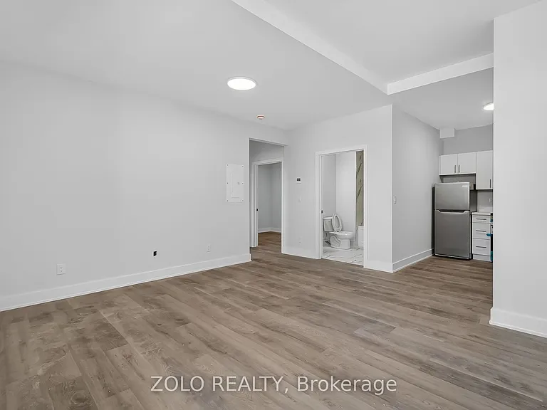206 Wellington St #1 — Photo 5