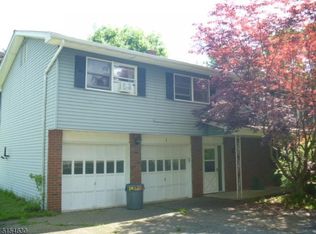 1 Mount Hermon Rd, Blairstown, NJ 07825